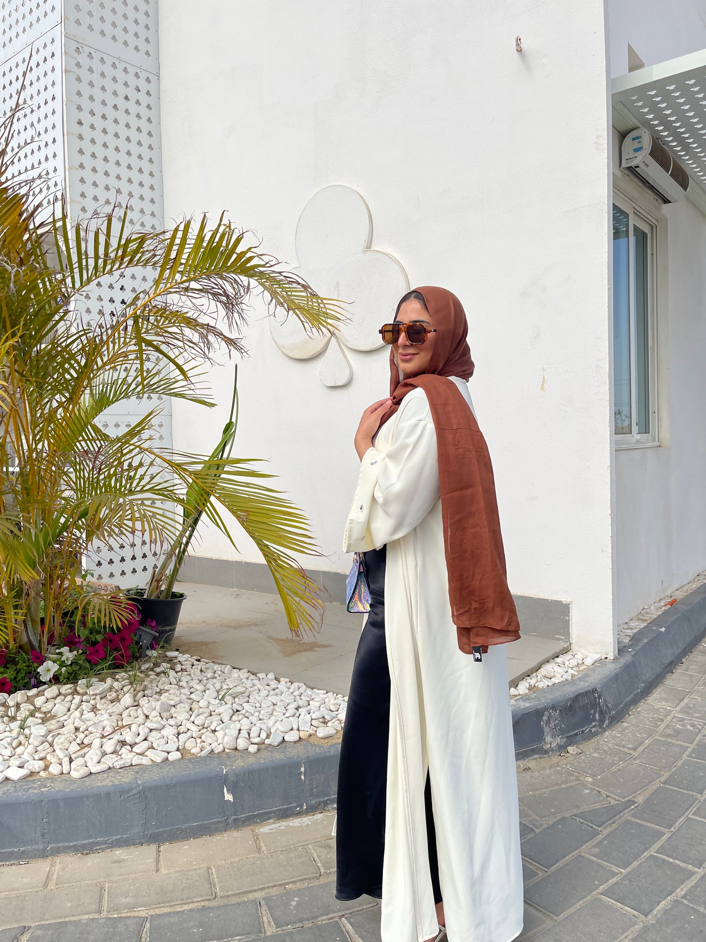 Signature Crystals Abaya in Off-White.